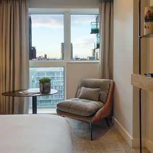 Queen Room Canary Wharf View
